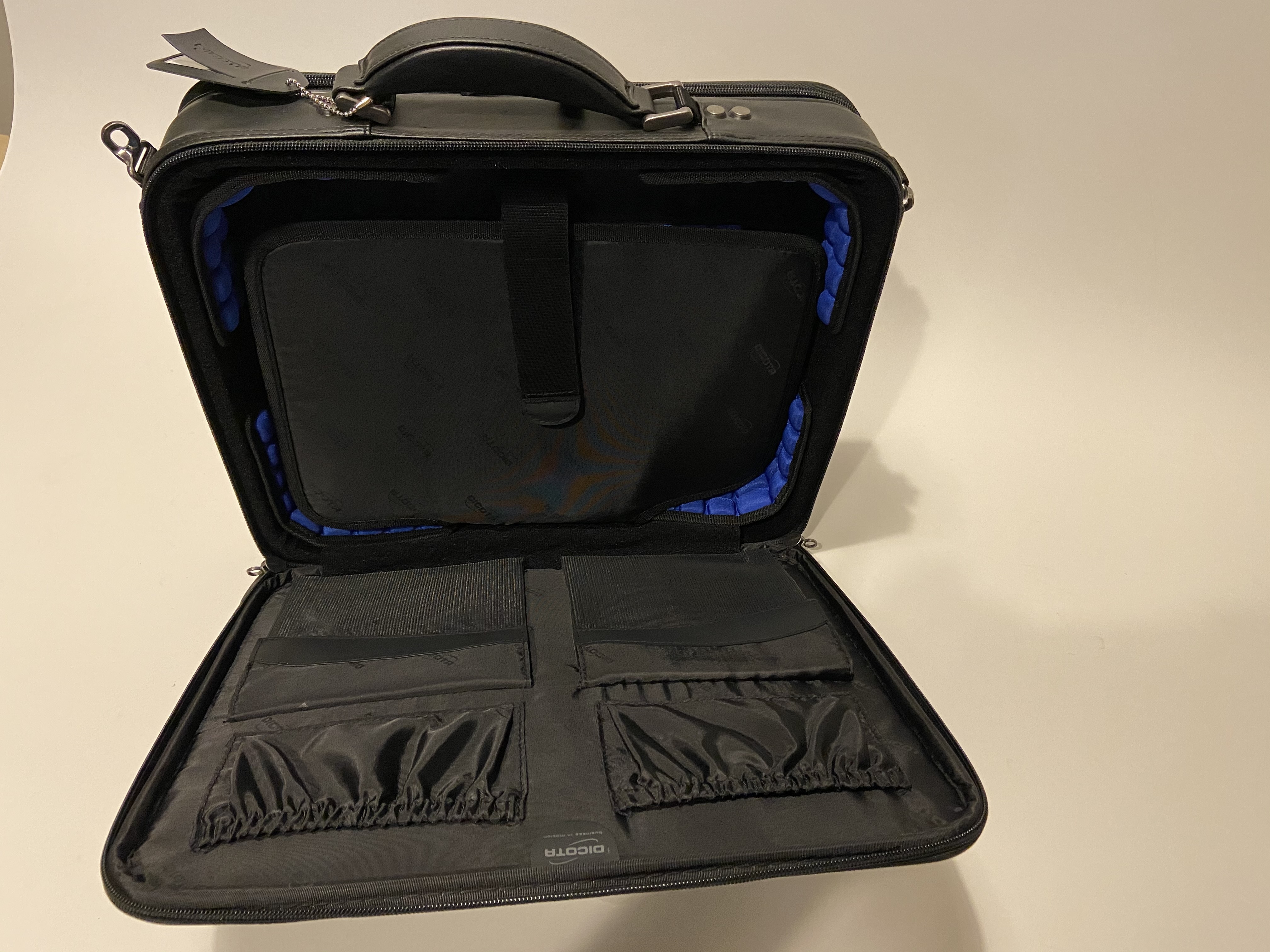 6 2011 Tas Executive Leather Dicota Binnenzijde Laptopvak